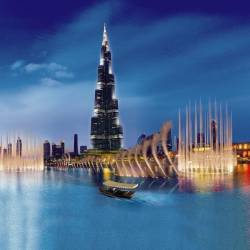 Plavte sa loďkou "abra" priamo pod Burj Khalifa