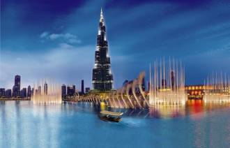Plavte sa loďkou "abra" priamo pod Burj Khalifa