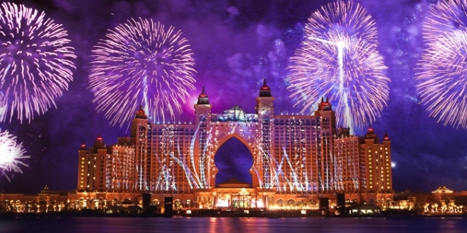 Ohňostroj v Dubaji Atlantis The Palm 5* - rozprávkový ružový palác