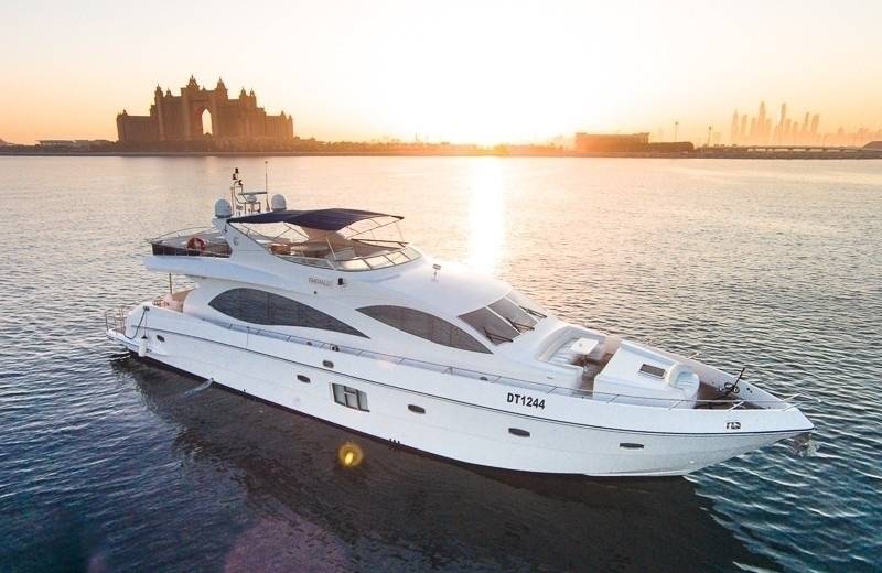 Luxusná jachta v Dubaji