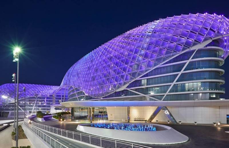 Prehliadka: 2 symboly Abu Dhabi