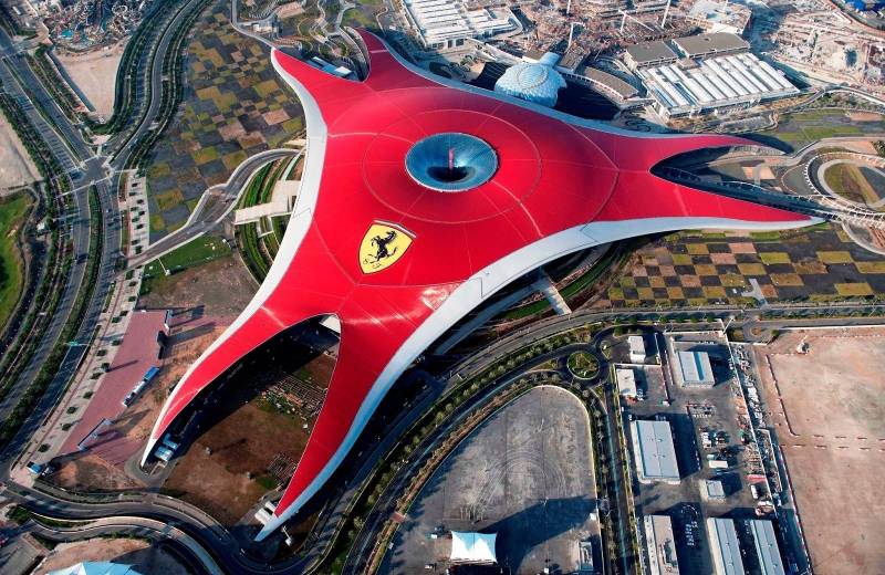 Zábavný park Ferrari World Abu Dhabi, Arabské Emiráty