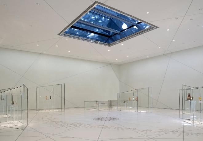 Výstavba múzea Louvre Abu Dhabi v Emirátoch