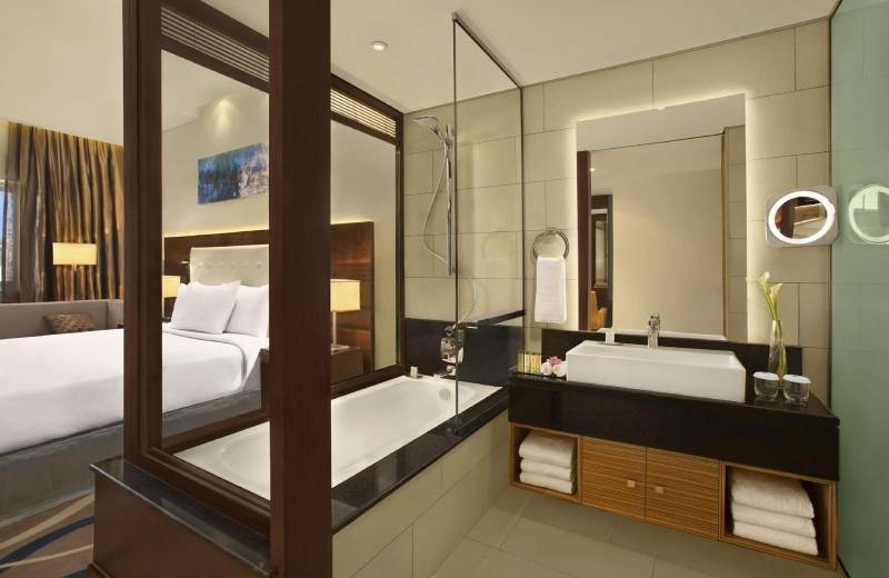 DoubleTree by Hilton Hotel & Residences Dubai Al Barsha  4*
