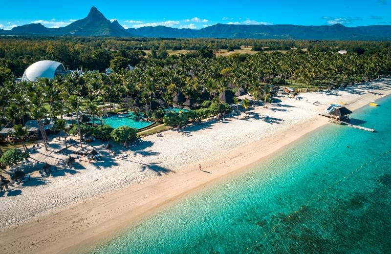 Plážový hotel La Pirogue A Sun Resort, Mauricius