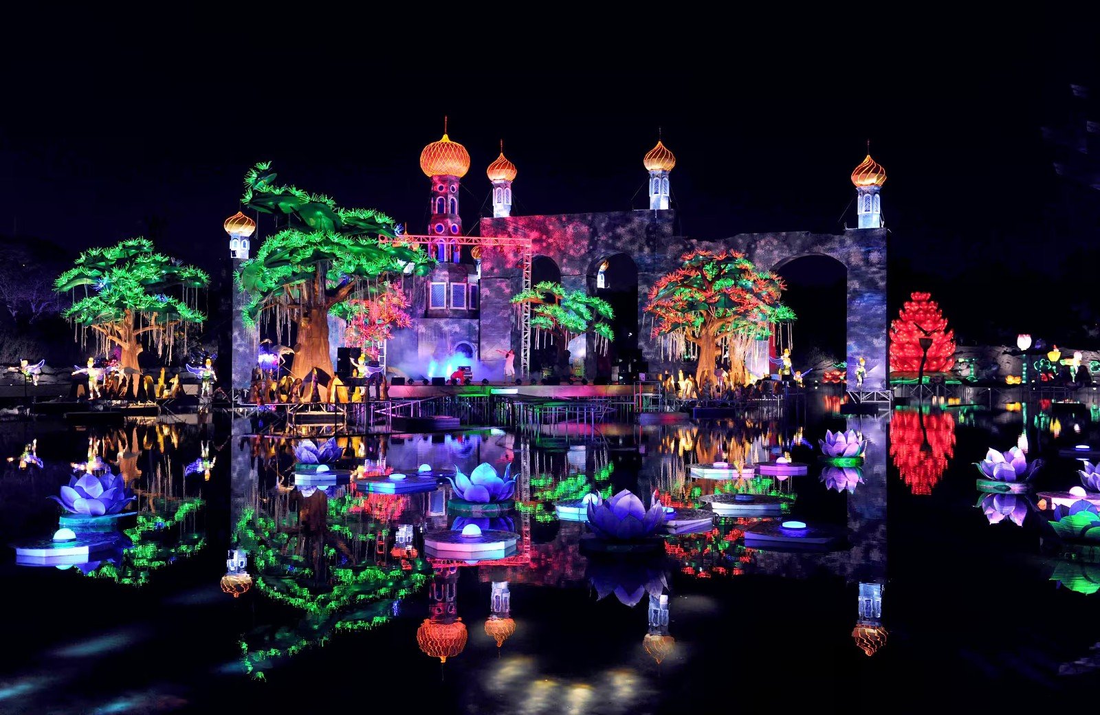 Dubai Garden Glow